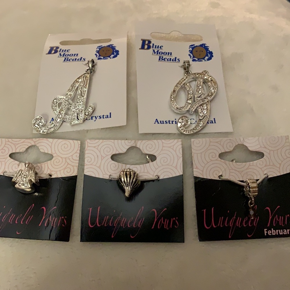 Bundle of 5 silver tone Blue Moon Beads (Brand New)